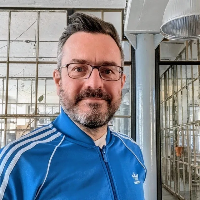 Porträt von Nicolas Grossman, Berater für digitale Systeme, Souveränität und Strategie bei DigiPub